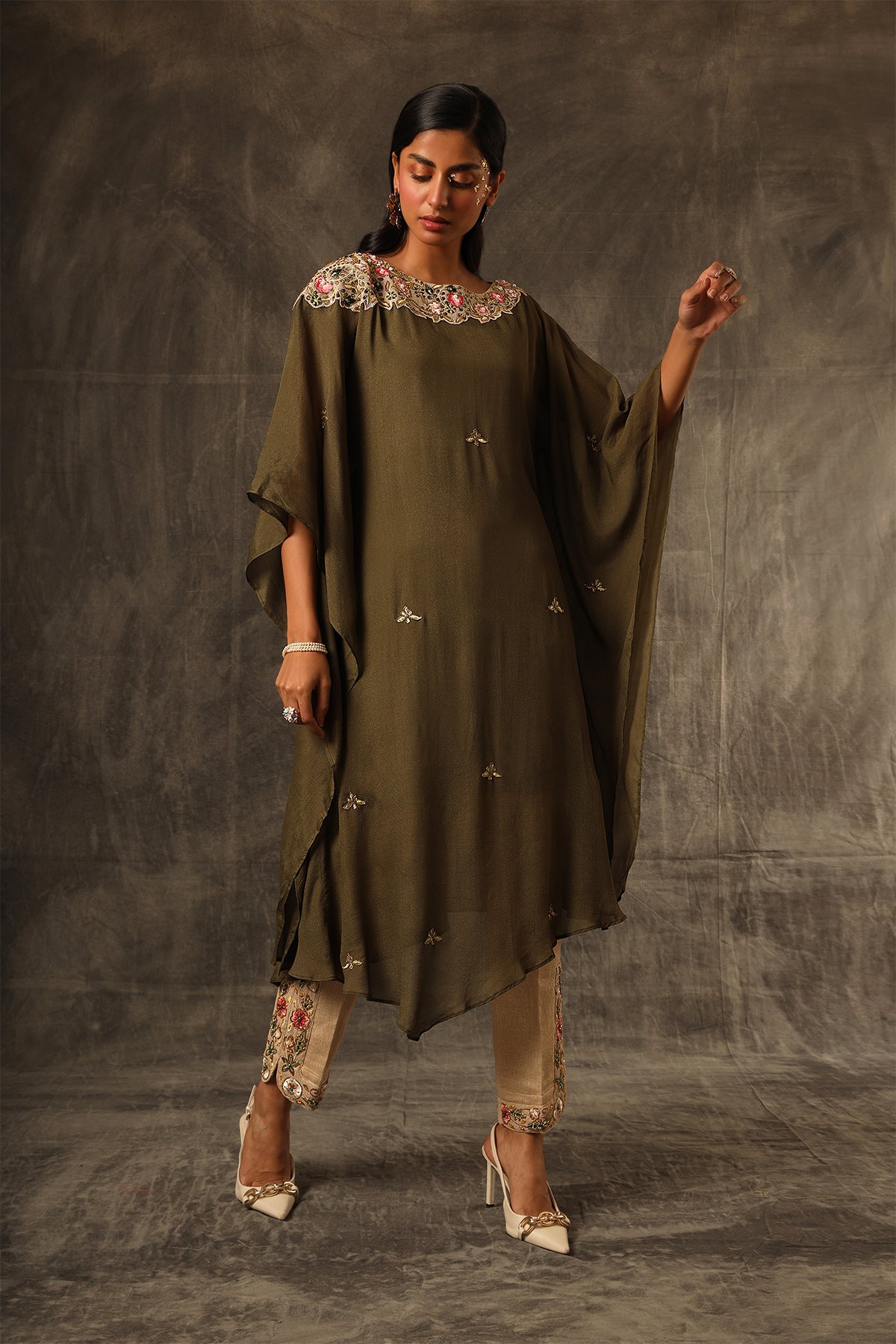 Takchita Kaftan top with jute pants