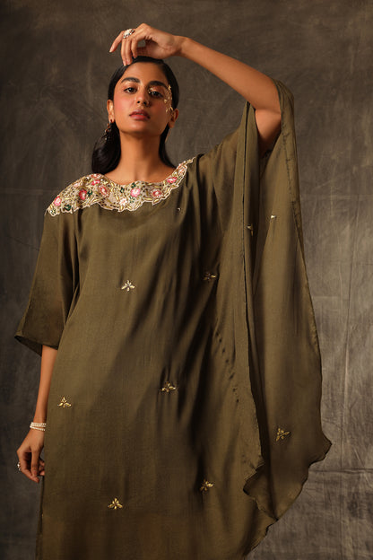 Takchita Kaftan top with jute pants