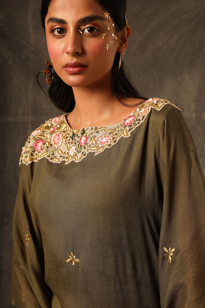 Takchita Kaftan top with jute pants