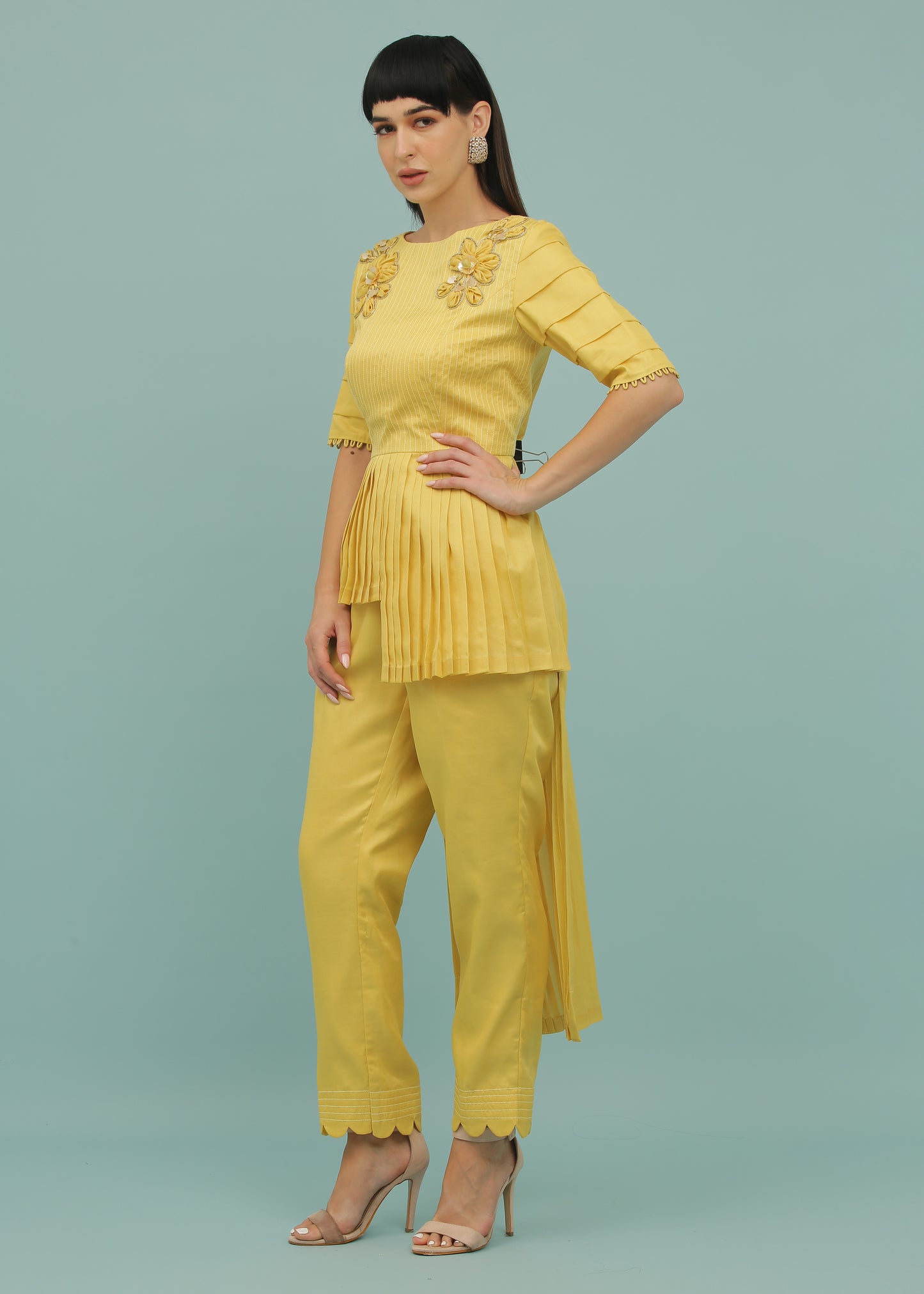 Yellow Assymetric Coord Set